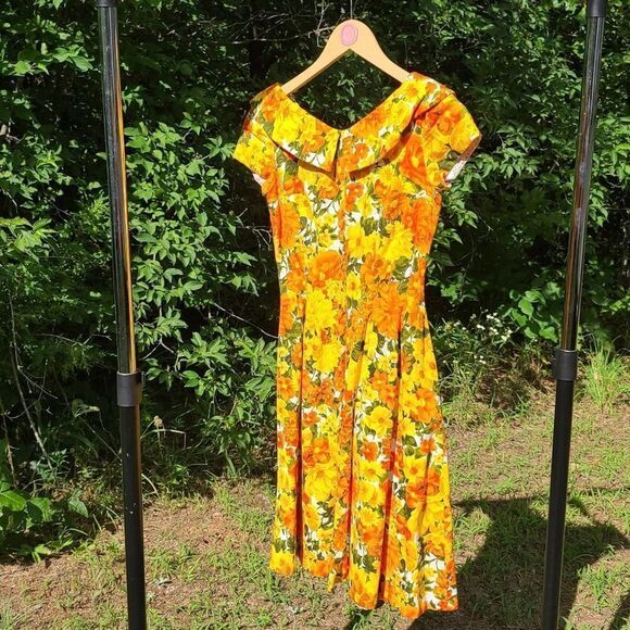 𝅺HANDMADE yellow floral short sleeve midi dress - Picture 5 of 14